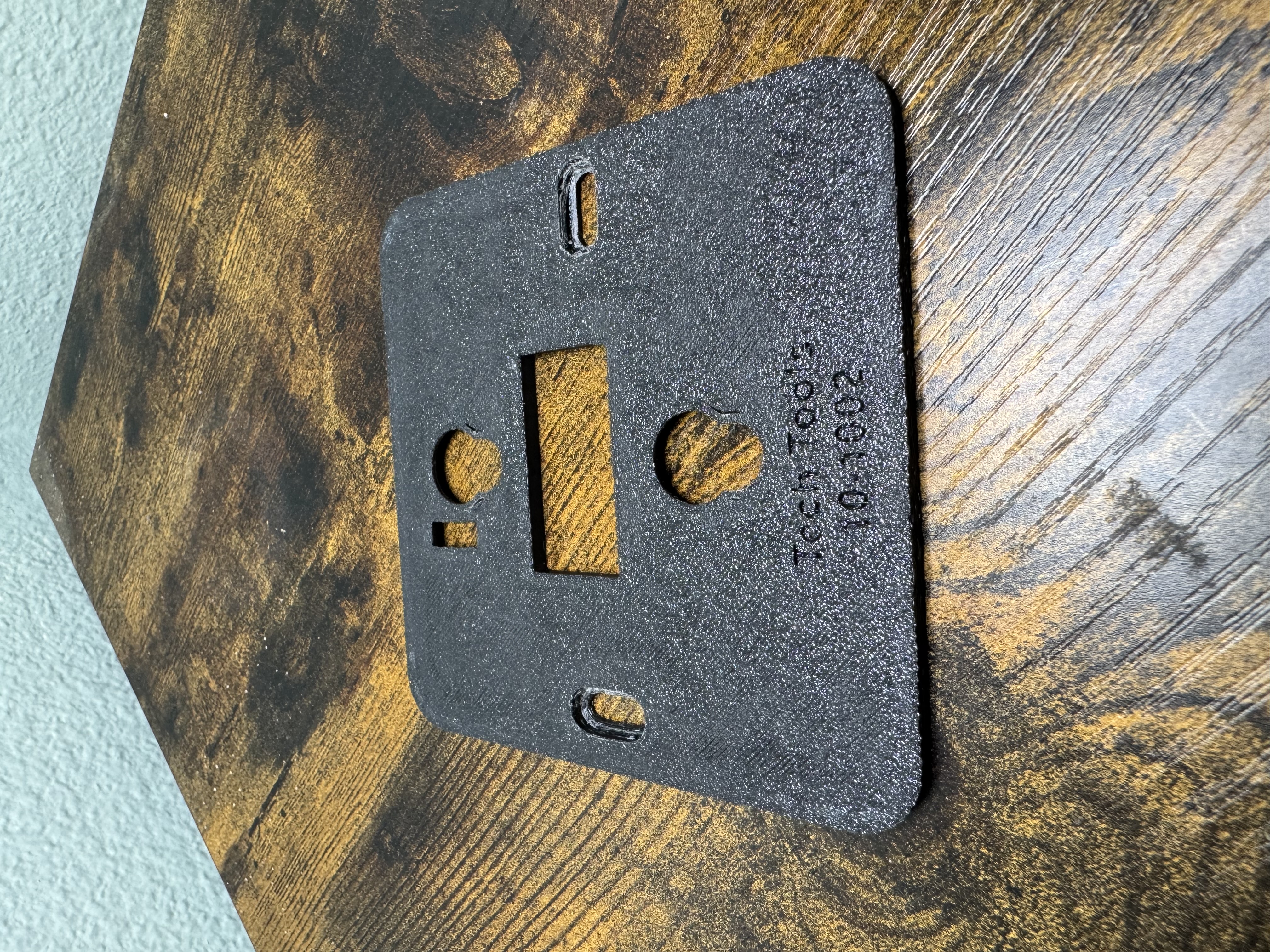 Thermostat adapter Front